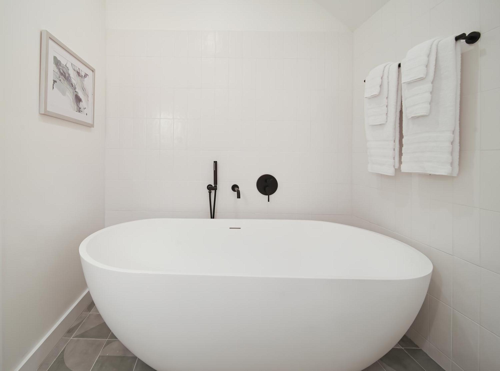 Cobalt Coast Resort West Bay Экстерьер фото