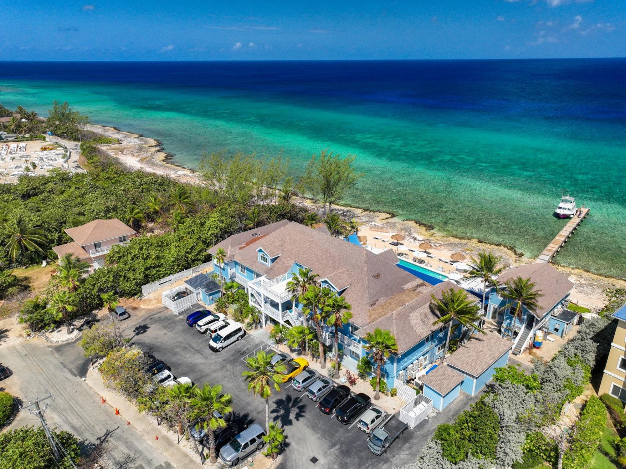 Cobalt Coast Resort West Bay Экстерьер фото