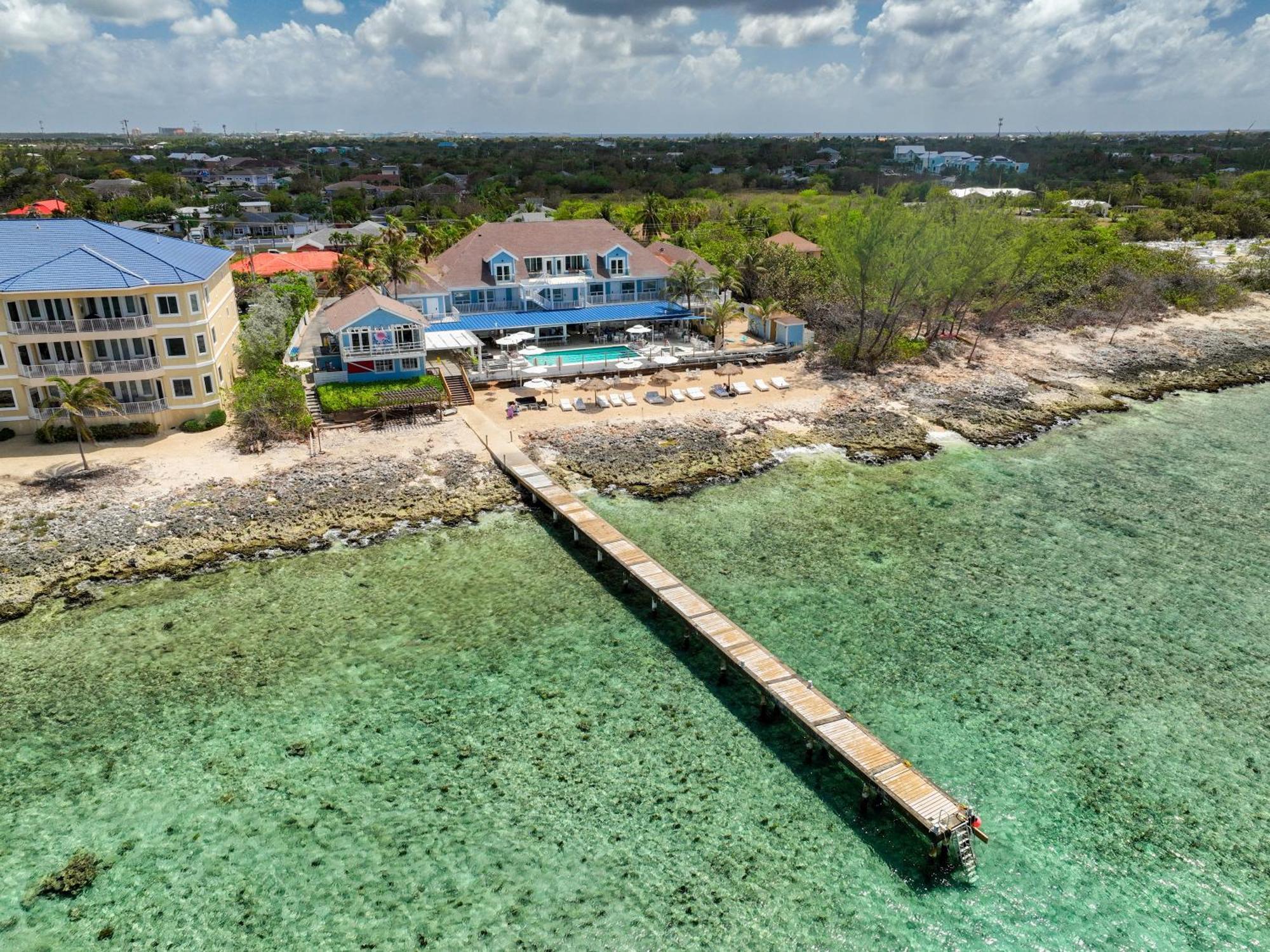 Cobalt Coast Resort West Bay Экстерьер фото