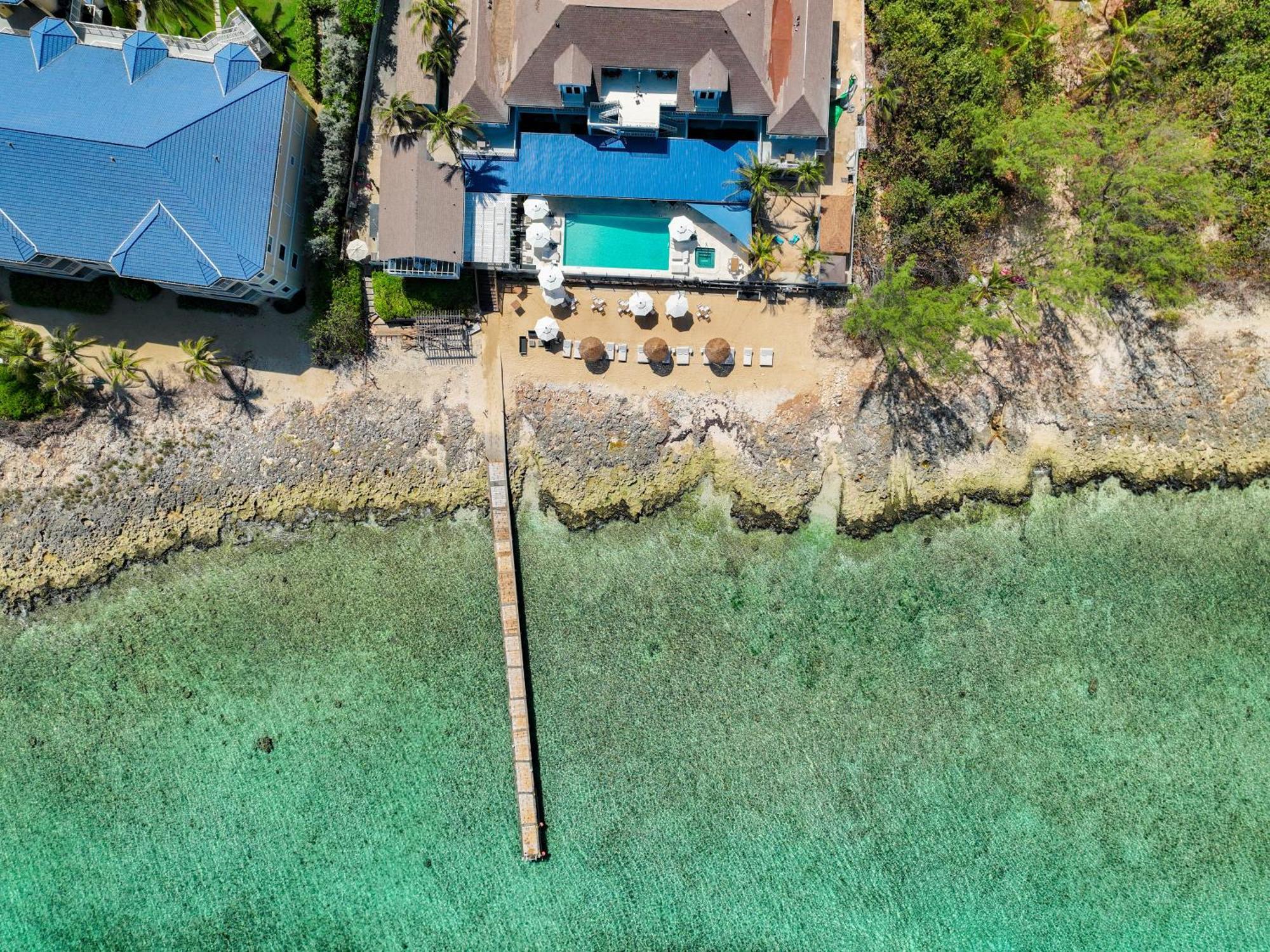 Cobalt Coast Resort West Bay Экстерьер фото